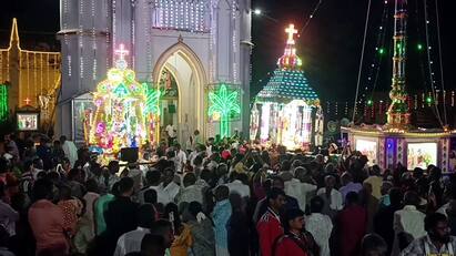 Theni Historic Holy Spirit Church 146th Annual Epiphany Ceremony tnn வரலாற்று சிறப்புமிக்க புனித தூய ஆவியானவர் ஆலய 146 வது ஆண்டு சப்பரப்பவனி விழா