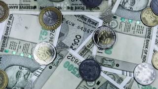 No 186% Salary Hike in 8th Pay Commission, Expert Analysis by Former Finance Secretary 8મું પગારપંચ: કર્મચારીઓના પગારમાં કેટલો વધારો થશે? 186%ની માંગણી સામે સરકારનો મત અલગ