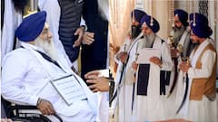 अकाल तख्त से सुनाई गई सजा के बाद गले में तख्ती लटकाकर पहुंचे सुखबीर बादल, करने होंगे ये सब काम