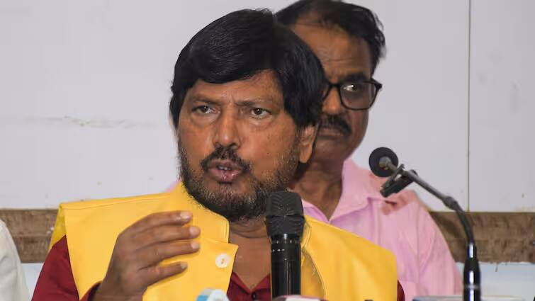 Maharashtra: रामदास अठावले बोले- 'मुख्यमंत्री पद ना मिलने से नाराज हैं एकनाथ शिंदे', शिवसेना चीफ को दे दी ये सलाह