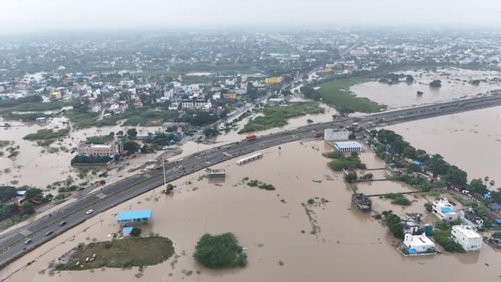 Fengal Cyclone Villupuram: ஃபெஞ்சல் புயலால் வெள்ளம் சூழ்ந்து தனி தீவாக விழுப்புரம் மாவட்டம் மாறி உள்ளது.