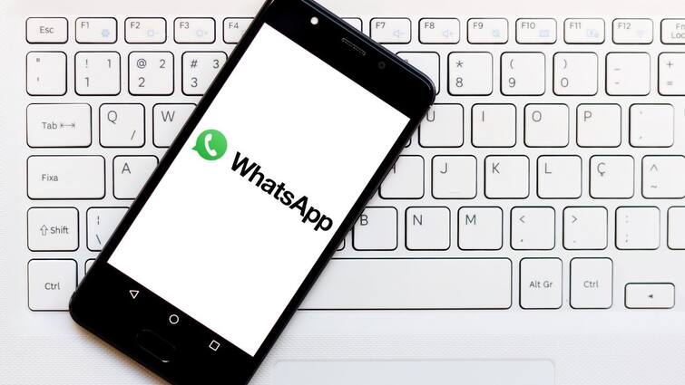 WhatsApp to Drop Support for several iPhones from 2025 next year WhatsApp: আইফোনে বন্ধ হচ্ছে হোয়াটসঅ্যাপ ! কোন কোন আইফোনে বন্ধ হচ্ছে হোয়াটসঅ্যাপ ? কবে থেকে ?