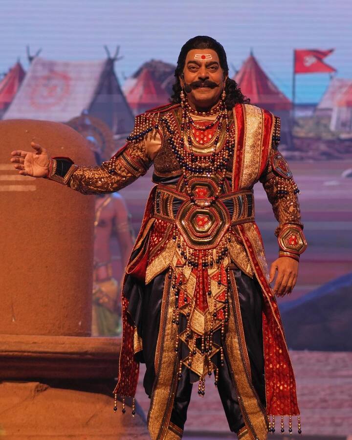 हालांकि आशुतोष राणा का ये अंदाज आज भी नहीं बदला है. हालांकि बाद में इसे लेकर एक बार महेश भट्ट ने उनसे पूछ ही लिया कि आखिर तुम ये क्यों करते हो, मुझे इस चीज से नफरत है.