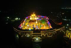 Jejuri Khandoba : जेजुरीगडावर चंपाषष्ठीचा उत्सव; खंडेरायावर हळदीची उधळण, गडावर लोटला भाविकांचा जनसागर