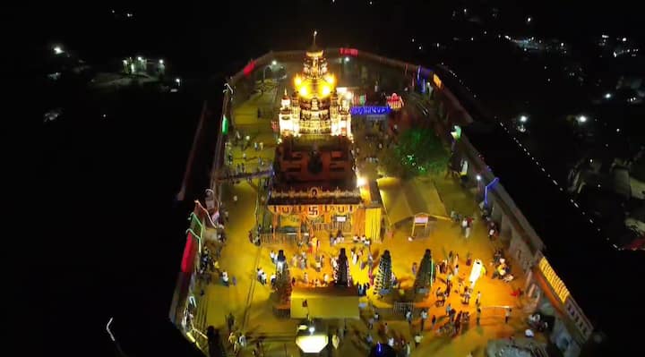 चंपाषष्ठीनिमित्त स्थानिक नागरिकांसह राज्यभरातील भाविक जेजुरीला येऊन कुलधर्म कुलाचाराचा विधी करतात.