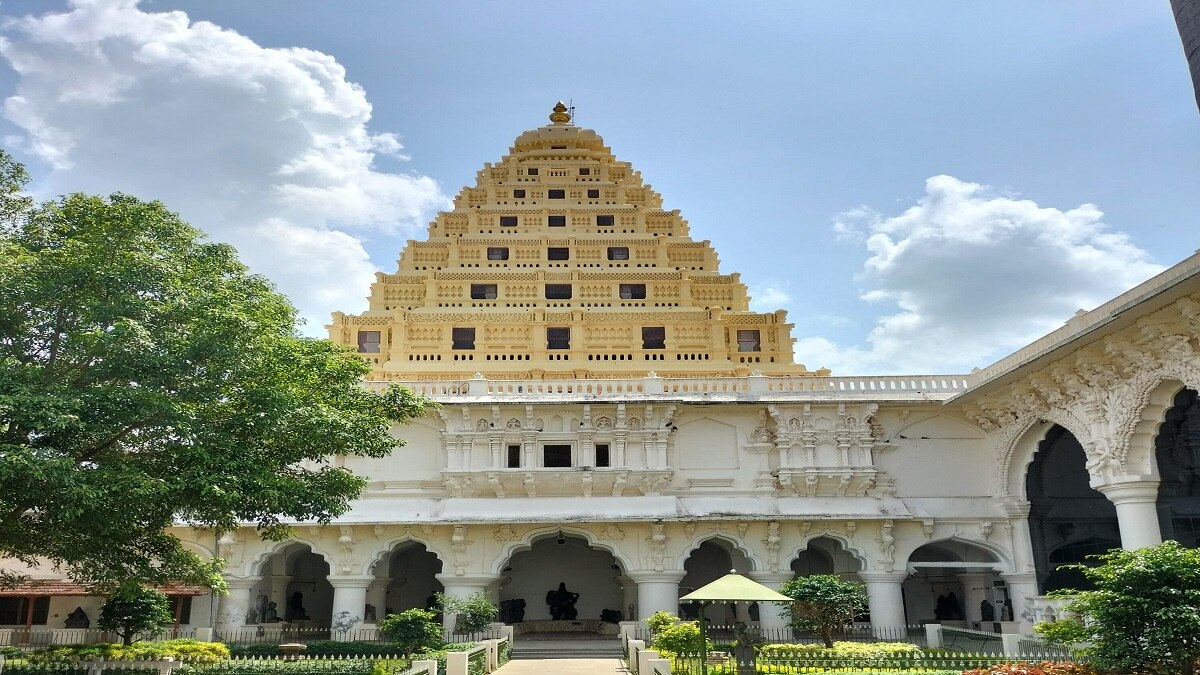 எதிரிகள் கண்ணில் மண்ணை தூவிய தஞ்சை ஆயுத கோபுரம் பற்றி தெரியுங்களா?