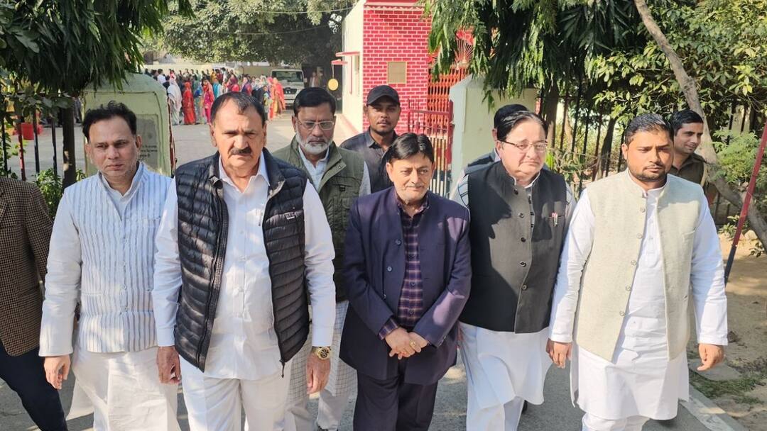 'वो बस रो रहे थे...', संभल हिंसा के आरोपियों से जेल में मिले सपा नेता, दिया कानूनी मदद का भरोसा samajwadi party delegation met Sambhal violence accused in jail assured them for legal help 'वो बस रो रहे थे...', संभल हिंसा के आरोपियों से जेल में मिले सपा नेता, दिया कानूनी मदद का भरोसा