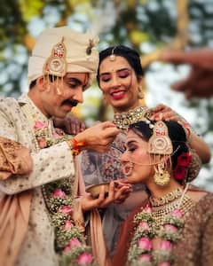 TVF Aspirants Fame Naveen Kasturia Gets Married To Longtime Partner Shubhanjali Sharma; See Pics