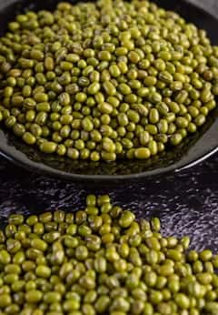 ਸਰਦੀਆਂ 'ਚ ਇਹ ਵਾਲੀ ਹਰੀ ਦਾਲ ਸਿਹਤ ਲਈ ਰਾਮਬਾਣ, ਦਿਲ ਤੋਂ ਲੈ ਕੇ ਸਰੀਰ ਨੂੰ ਪ੍ਰਦਾਨ ਕਰਦੀ ਨਿੱਘ