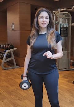 सलमान खान की एक्ट्रेस भाग्यश्री 54 की उम्र में भी लगती है 30 की, ये है फिटनेस सीक्रेट, लेती हैं ये खास डाइट