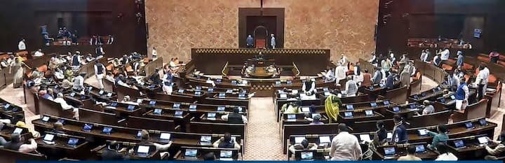 हालांकि, राज्यसभा और लोकसभा के सांसदों के बीच कुछ अंतर हो सकती हैं, जो कार्यशैली, सदस्यता और प्रतिनिधित्व के आधार पर होती हैं, लेकिन इनकी सैलरी में कोई बड़ा अंतर नहीं है.