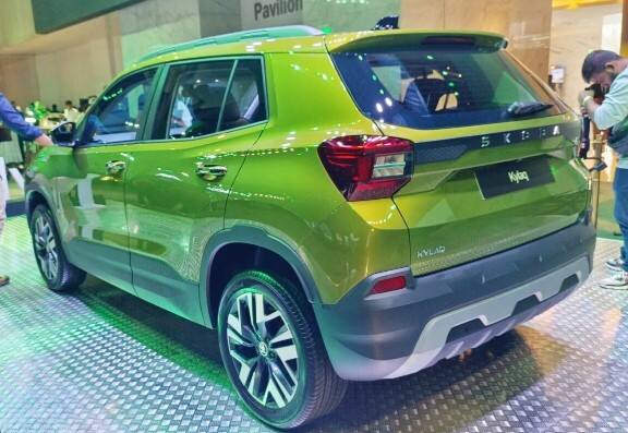 ਜੇਕਰ ਤੁਸੀਂ Skoda Kylac ਦਾ ਬੇਸ ਵੇਰੀਐਂਟ 1 ਲੱਖ ਰੁਪਏ ਦੀ ਡਾਊਨ ਪੇਮੈਂਟ ਦੇ ਕੇ ਖਰੀਦਦੇ ਹੋ, ਤਾਂ ਤੁਹਾਨੂੰ 7.79 ਲੱਖ ਰੁਪਏ ਦਾ ਕਾਰ ਲੋਨ ਲੈਣਾ ਹੋਵੇਗਾ। ਤੁਹਾਨੂੰ 10 ਪ੍ਰਤੀਸ਼ਤ ਵਿਆਜ ਦਰ 'ਤੇ 5 ਸਾਲਾਂ ਦੀ ਮਿਆਦ ਲਈ 16 ਹਜ਼ਾਰ 568 ਰੁਪਏ ਦੀ EMI ਅਦਾ ਕਰਨੀ ਪਵੇਗੀ।