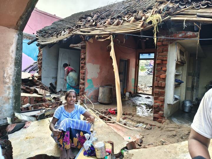 வெள்ளபெருக்கால் இடிந்த வீடுகள் : அரகண்டநல்லூர்