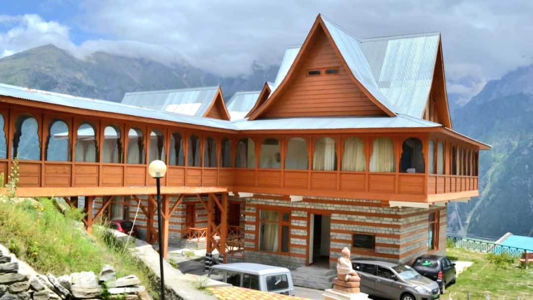 HPTDC Hotel can be booked through private travel apps like MakeMyTrip ANN Himachal: निजी ट्रैवेल ऐप से भी होटल के कमरों की हो सकेगी बुकिंग, HPTDC का सैलानियों को तोहफा
