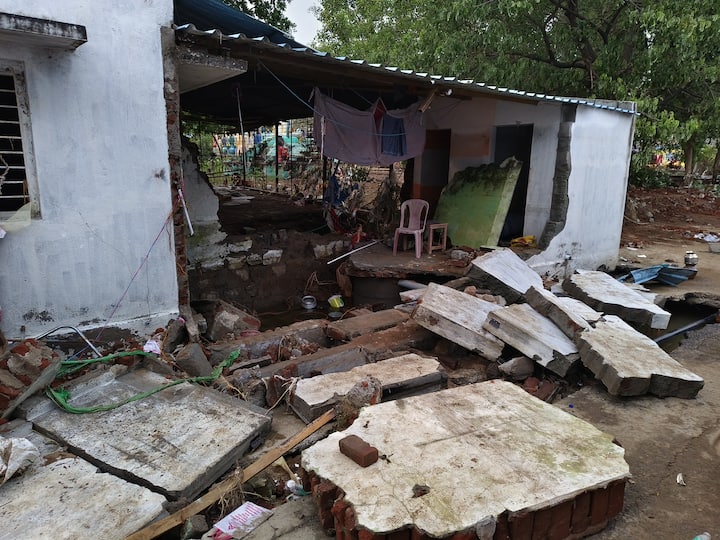 வெள்ளபெருக்கால் இடிந்த வீடுகள் : அரகண்டநல்லூர்