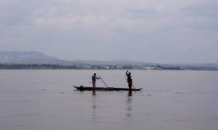 River GK: શું તમે જાણો છો કે દુનિયાની કઈ એવી નદી છે જેમાં ત્રણ કુતુબ મિનાર સરળતાથી ડૂબી શકે છે? તમને આ સાંભળીને નવાઈ લાગશે પણ આ સત્ય છે. ચાલો આજે એ નદી વિશે જાણીએ.  શું તમે ક્યારેય વિચાર્યું છે કે નદી કેટલી ઊંડી છે? કદાચ એટલું બધું કે એક વ્યક્તિ ડૂબી શકે? પરંતુ શું તમે તે નદી વિશે જાણો છો જેમાં કુતુબ મિનાર ડૂબી શકે છે?