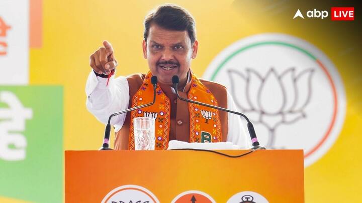 देवेंद्र फडणवीस के पास स्टॉक, बॉन्ड या फिर म्युचुअल फंड में किसी भी प्रकार का कोई इंवेस्टमेंट नहीं है. इसके अलावा खेती किसानी की जमीन उन्हें विरासत में मिली थी और उनके पास आवासीय संपत्तियां थी.