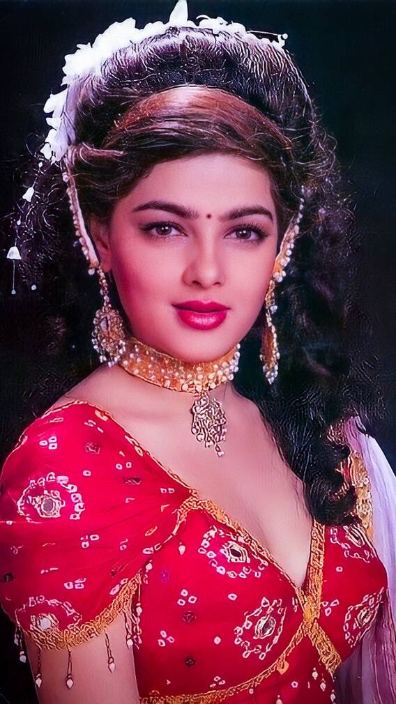 किसने बर्बाद किया था ममता कुलकर्णी का चमचमाता करियर