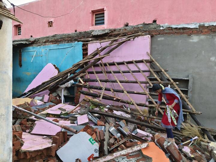 வெள்ளபெருக்கால் இடிந்த வீடுகள் : அரகண்டநல்லூர்