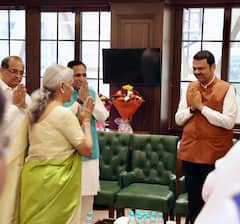 Devendra Fadnavis: देवेंद्र फडणवीस महाराष्ट्राचे नवीन मुख्यमंत्री; नाव जाहीर होताच विधिमंडळात काय काय घडलं?