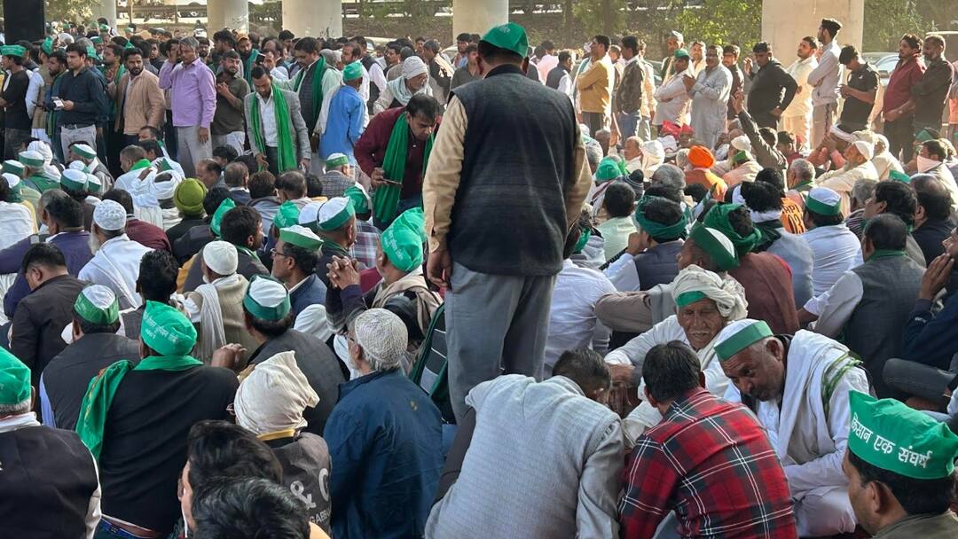 Farmers Protest: किसान और प्रशासन में नहीं बन पाई बात, सुखवीर खलीफा बोले- 'कोई ठोक विकल्प है तो लाएं' Farmers Protest Talks could not be made between farmers and administration in Noida ann Farmers Protest: किसान और प्रशासन में नहीं बन पाई बात, सुखवीर खलीफा बोले- 'कोई ठोक विकल्प है तो लाएं'