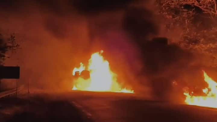 दरम्यान, टँकरच्या आगीमुळे फोंडा घाटात वाहतूक ठप्प झाली आहे.