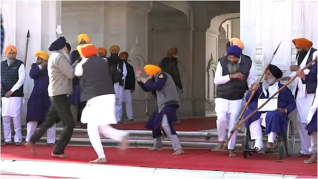 सुखबीर सिंह बादल की जान बचाने वाले ASI जसबीर सिंह का बड़ा खुलासा, पहले से थे अलर्ट Sukhbir Singh badal attack case know how asi jasbir singh saved akali dal leader सुखबीर सिंह बादल की जान बचाने वाले ASI जसबीर सिंह का बड़ा खुलासा, पहले से थे अलर्ट