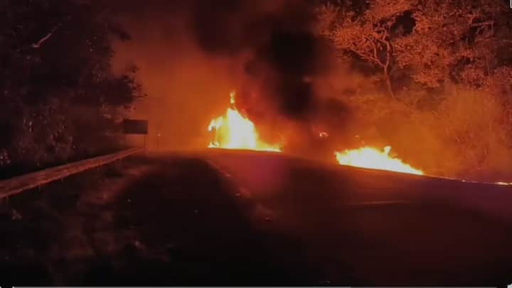 आग्निशामक दलाकडून आग आटोक्यात आणण्याचे प्रयत्न सुरु आहेत.