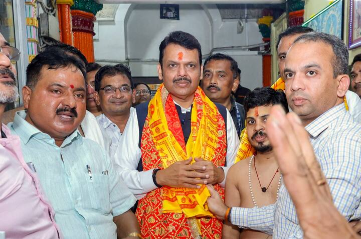 महाराष्ट्र के सीएम ने कहा कि जहां तक पुराने मंत्रियों का सवाल है तो उनके काम का मूल्यांकन किया जा रहा है.