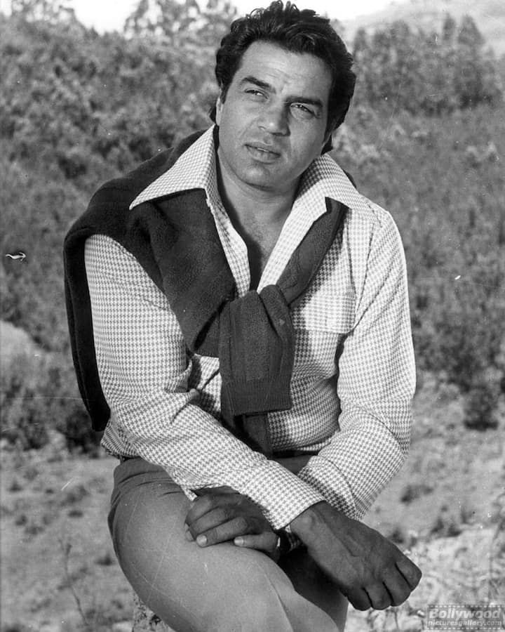 Talking about Dharmendra's net worth, according to reports, Dharmendra, who once earned only Rs 51, has today become the owner of property worth about Rs 480 crore.