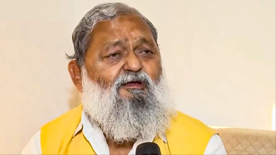 Sukhbir Badal Attack: ‘शुक्र है कि हमलावर...’, गोल्डन टेंपल में सुखबीर बादल पर हमले को लेकर अनिल विज का बड़ा बयान Sukhbir Singh Badal Attack News Haryana Minister Anil Vij Reaction Golden Temple Firing in Amritsar Sukhbir Badal Attack: ‘शुक्र है कि हमलावर...’, गोल्डन टेंपल में सुखबीर बादल पर हमले को लेकर अनिल विज का बड़ा बयान