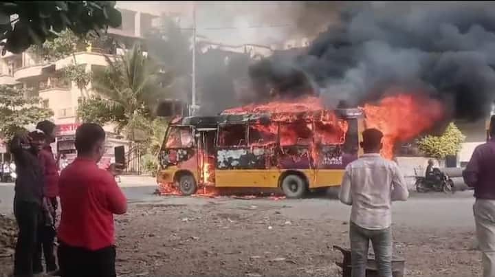 खराडी भागातील फिनिक्स वर्ल्ड स्कुलची ही बस शाळा सुटल्यानंतर मुलांना घरी सोडायला निघाली होती.