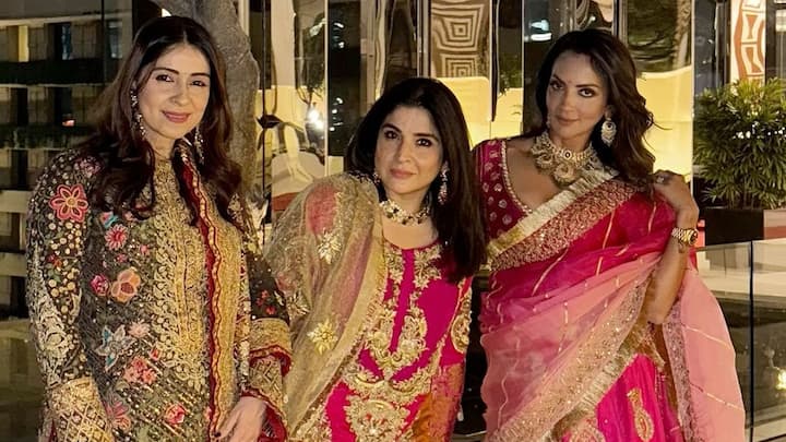 Seema Sajdeh treated fans with pictures from a winter wedding in Delhi feauturing her friends and Bollywood wives Bhavana Panday and Maheep Kapoor.