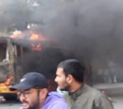 पुण्यात धावत्या स्कूल बसला भीषण आग; ड्रायव्हरच्या प्रसंगावधानतेमुळे मोठा अनर्थ टळला