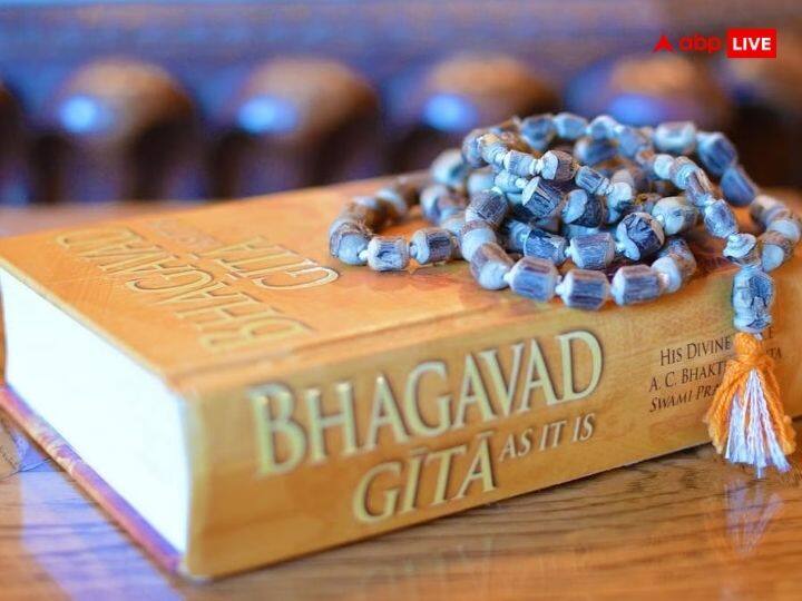 Because of Shri Krishna's sermon on Margashirsha or Aghan Ekadashi, this day is considered to be the birth day of Geeta and Geeta Jayanti is celebrated every year on this day.
