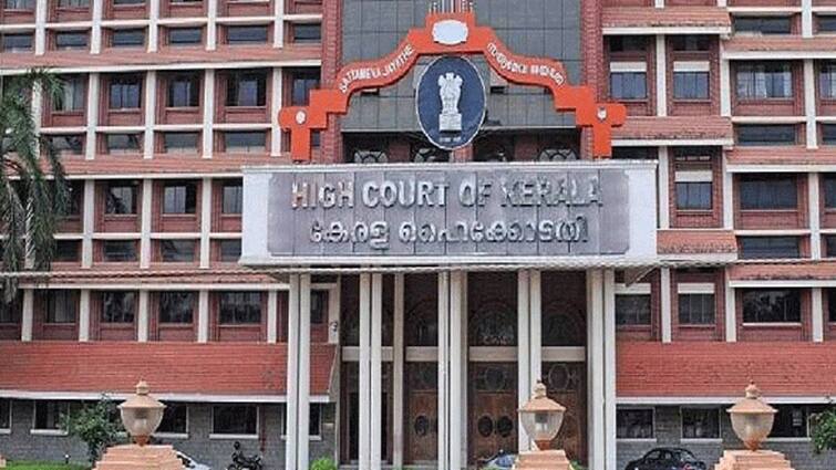 Sabarimala Doli operators sudden strike Condemned by the Kerala High Court tnn சபரிமலையில் டோலி தொழிலாளர்கள்  திடீர் வேலை நிறுத்தமா?  - கண்டித்த உயர் நீதிமன்றம்