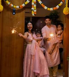 Inside Pics: गुरमीत चौधरी की पत्नी और बेटियों के साथ मूवी डेट, थिएटर से शेयर किया हाल, बोले- लियाना के एक्सप्रेशन देखो