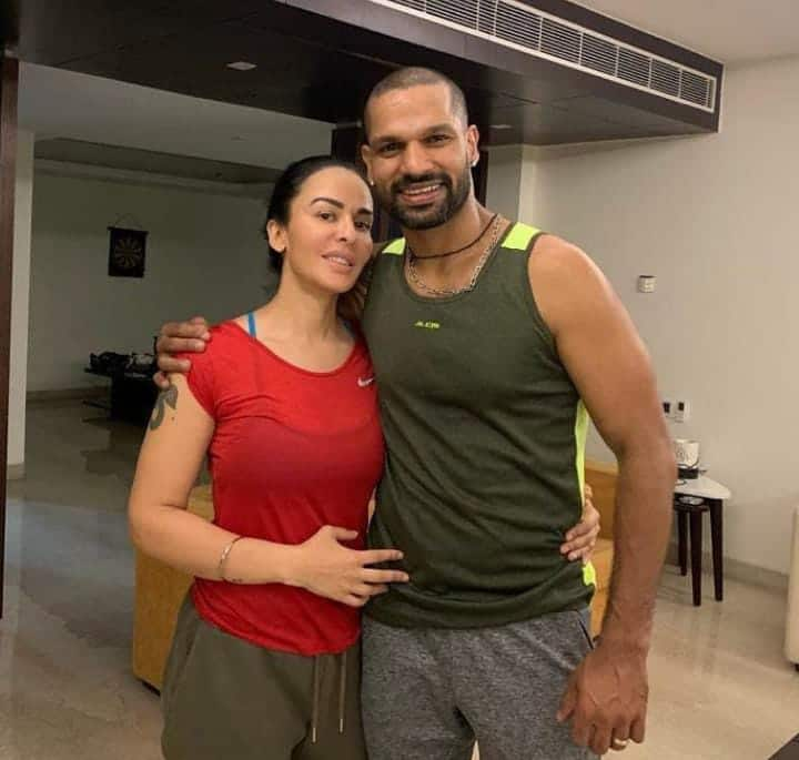 Let us tell you that before this, Ayesha had married an Australian businessman, after which she became the mother of two daughters. Then after marrying Shikhar Dhawan, Ayesha became the mother of a son, who was named Zoravar.