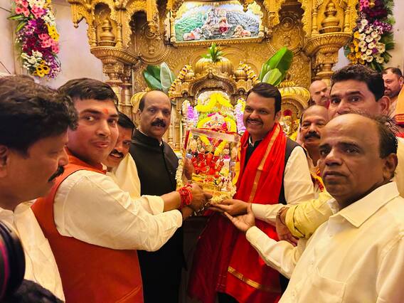 शपथविधीआधी देवेंद्र फडणवीसांचं देवदर्शन