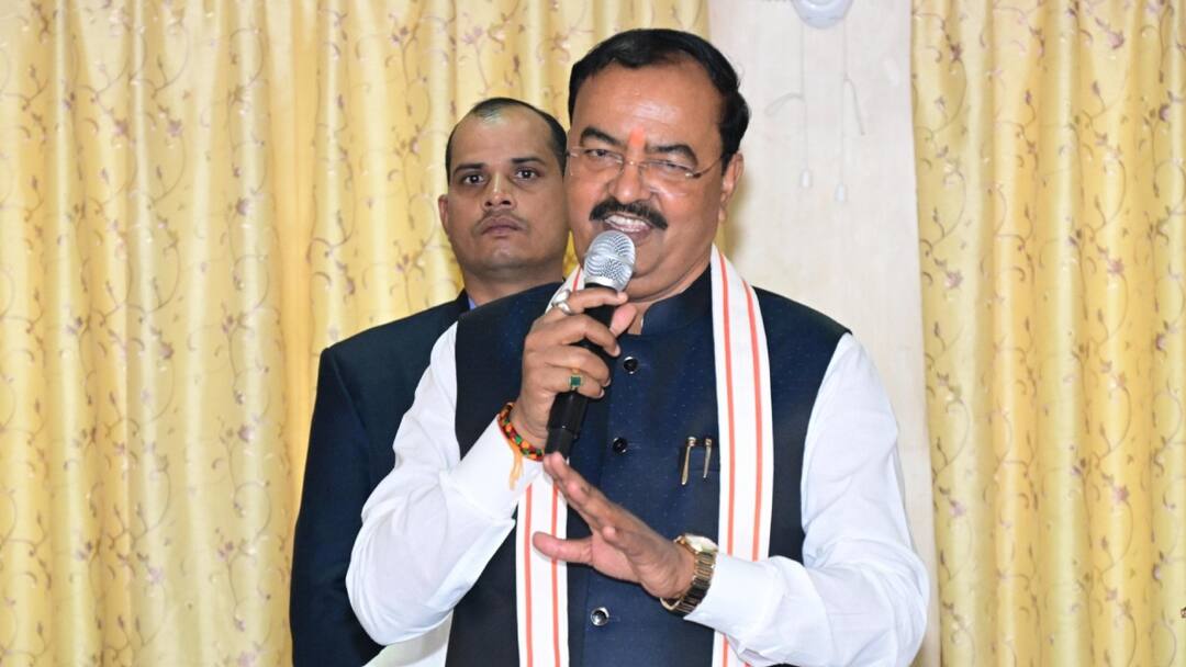 UP Deputy CM Keshav Prasad Maurya congratulated maharashtra cm devendra fadnavis oath ceremony know what he said देवेंद्र फडणवीस के शपथ ग्रहण पर UP के डिप्टी सीएम केशव प्रसाद ने दी उन्हें बधाई, जानें क्या कहा