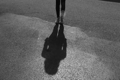 क्या मरते वक्त वाकई परछाई भी छोड़ देती है इंसान का साथ? जान लीजिए सच