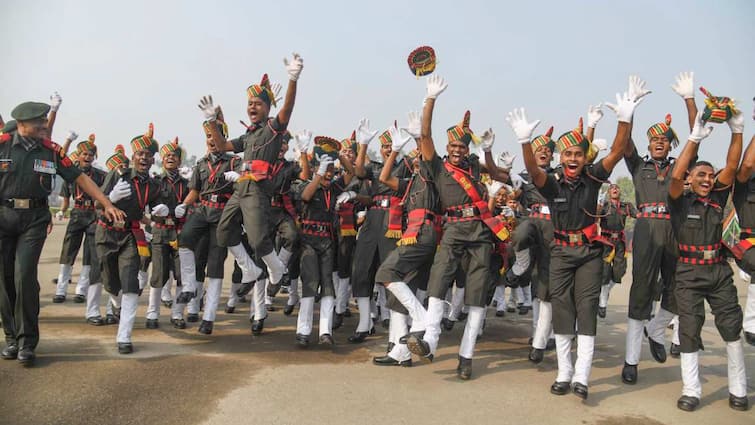 Agniveer Recruitmen Eligible candidates can apply for the exam tnn Agnipath Scheme: அக்னிவீர்  திட்டத்தில் ஆட்சேர்ப்பு; பணிகள் என்ன? எப்படி பதிவு செய்வது?
