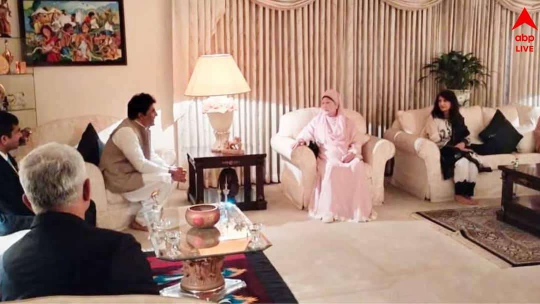 Bangladesh News: ঢাকায় পাকিস্তানের কূটনীতিকদের সঙ্গে বৈঠক খালেদা জিয়ার, ফের কি ভারত-বিরোধী শক্তির আখড়া হয়ে উঠছে বাংলাদেশ ? Bangladesh News Former PM Khaleda Zia held meeting with Pakistan high commissioner in Dhaka several questions spark Bangladesh News: ঢাকায় পাকিস্তানের কূটনীতিকদের সঙ্গে বৈঠক খালেদা জিয়ার, ফের কি ভারত-বিরোধী শক্তির আখড়া হয়ে উঠছে বাংলাদেশ ?