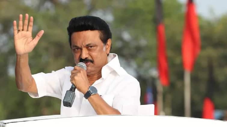 DMK Leader RS Bharathi Warning to executives about Banner, cut out, flex பேனர், கட் அவுட்கள் வைக்கக்கூடாது; மீறினால் நடவடிக்கை - திமுகவினருக்கு தலைமை கறார்!