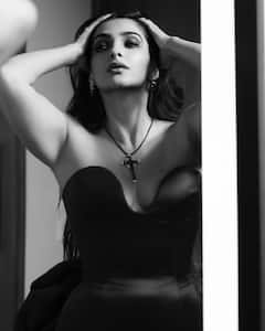 Sonam Kapoor : 'फॅशनिस्टा' सोनम कपूरचा क्लासी लूक; ग्रीन ड्रेसमध्ये दिसतेय खास!