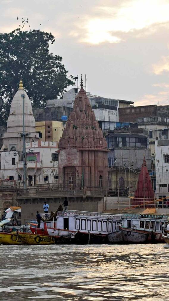 अकबर लाहौर में रहकर भी गंगाजल ही क्‍यों पीता था?