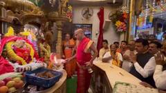 Devendra Fadnavis : महायुतीच्या मुख्यमंत्रीपदाच्या शपथविधी सोहळ्यापूर्वी देवेंद्र फडणवीस यांचे सिद्धिविनायक मंदिरात देव दर्शन, आज संध्याकाळी घेणार शपथ