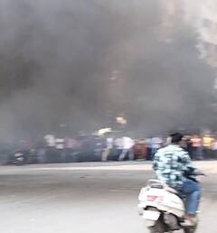 पुण्यात धावत्या स्कूल बसला भीषण आग; ड्रायव्हरच्या प्रसंगावधानतेमुळे मोठा अनर्थ टळला