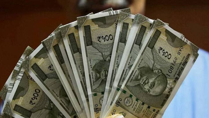 दोन वेळा तुम्ही तुमची एफडी एक्स्टेंड केल्यास तुम्हाला तुमच्या एफडीपेक्षा तिप्पट रक्कम मिळू शकते. म्हणजेच तुमच्या एफडीचा कालावधी तुम्ही 15 वर्षे केल्यास तुम्हाला तिप्पट परतावा मिळू शकतो.