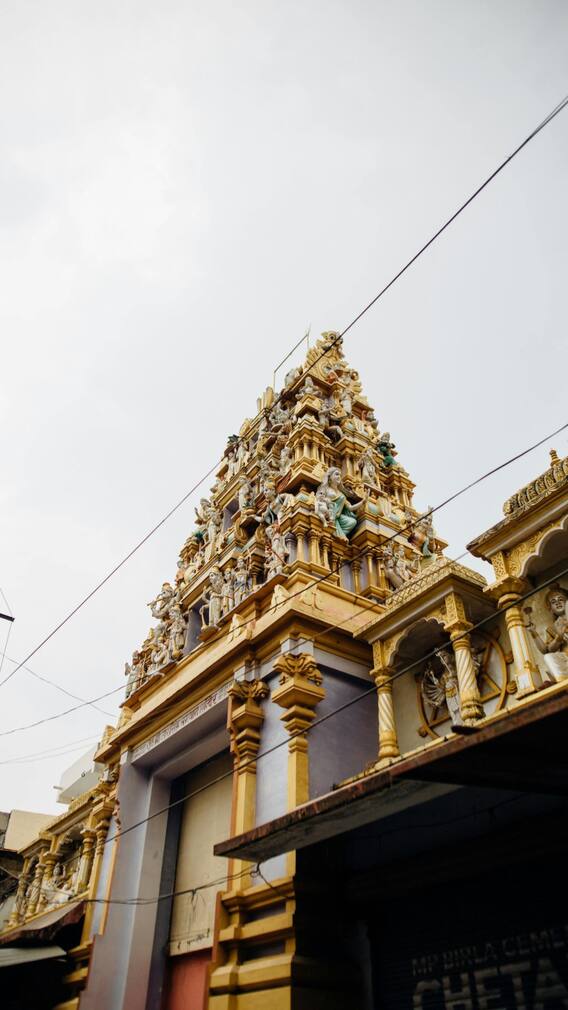 उत्तर प्रदेश के इस मंदिर में सबरीमाला जैसे नियम, महिलाओं की एंट्री बैन